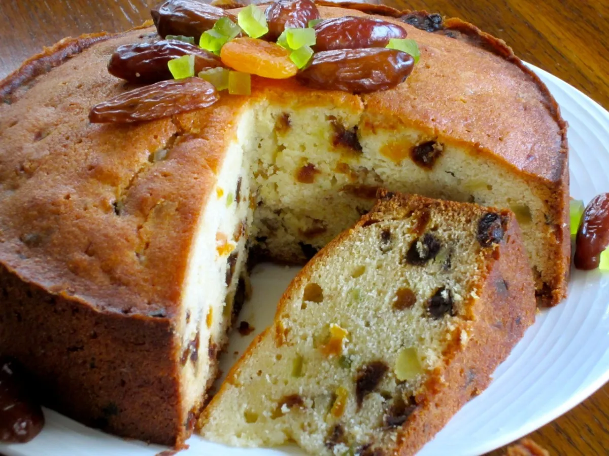 Date And Apricot Loaf