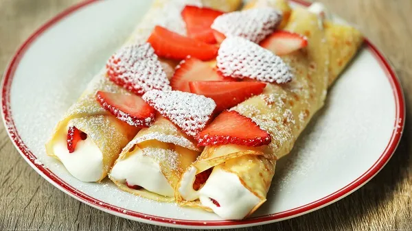 Decadent Strawberry Cream Crepes Recipe