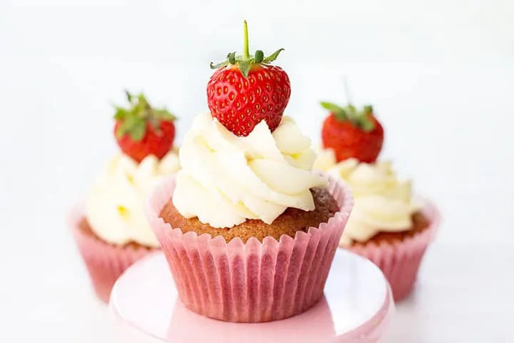 Decadent Strawberry Cream Cupcakes Recipe