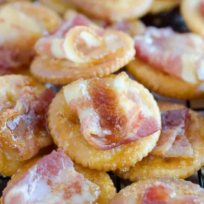 Delicious Bacon And Cracker Appetizers