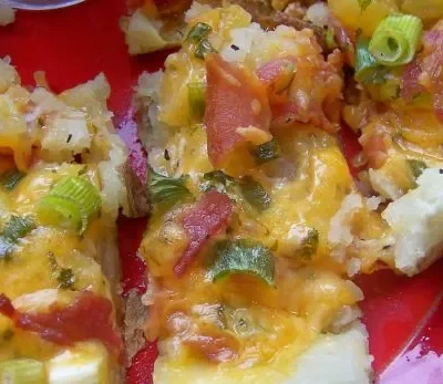 Delicious Cheesy Bacon And Green Onion Potato