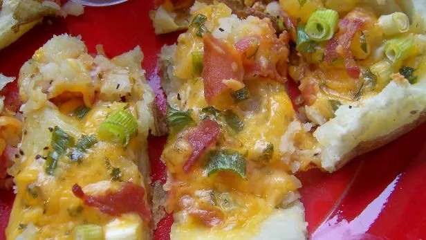 Delicious Cheesy Bacon And Green Onion Potato