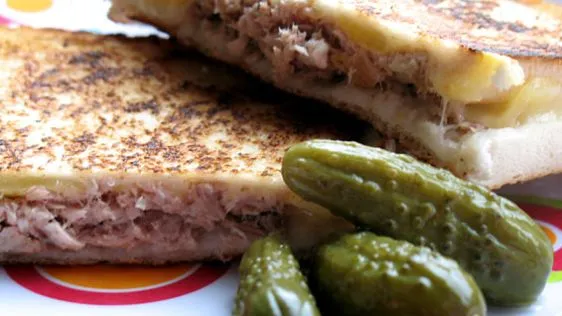 Delicious Cheesy Grilled Tuna Sandwiches Recipe