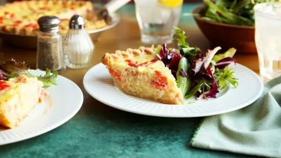 Delicious Smoked Salmon Quiche Recipe for a Perfect Brunch