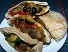 Delicious Vegetarian Pita Sandwiches: A Healthy Lunch Option