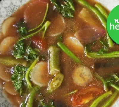 Delicious Vegetarian Sinigang: A Filipino Tamarind Soup Recipe