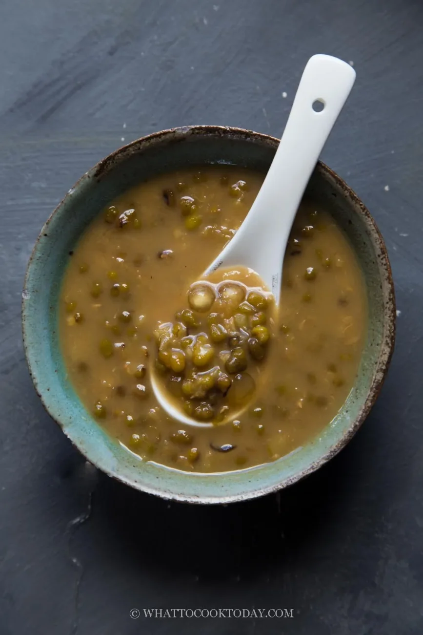 Deliciously Healthy Green Mung Bean Soup Recipe