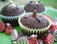 Double Kisses Chocolate Cupcakes