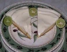 Dual-Layer Key Lime Pie Delight: A Refreshing Dessert Classic