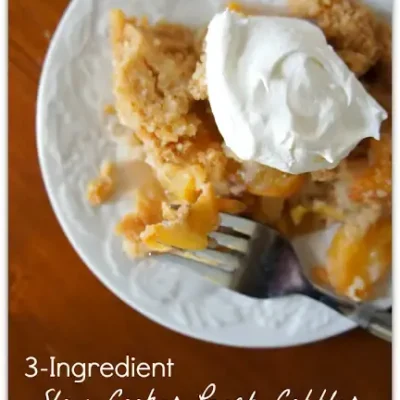 Easiest Crock Pot Fruit Cobbler