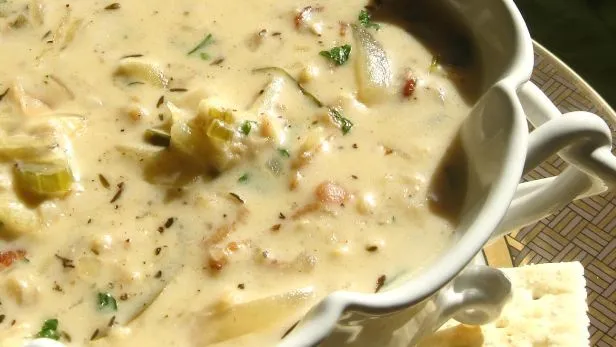 Easy And Delicious Clam Chowder