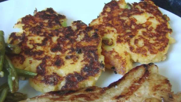 Easy Cheddar Potato Cakes Made With