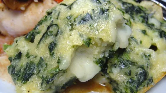 Easy Cheesy Spinach Squares: A Perfect Snack or Side Dish