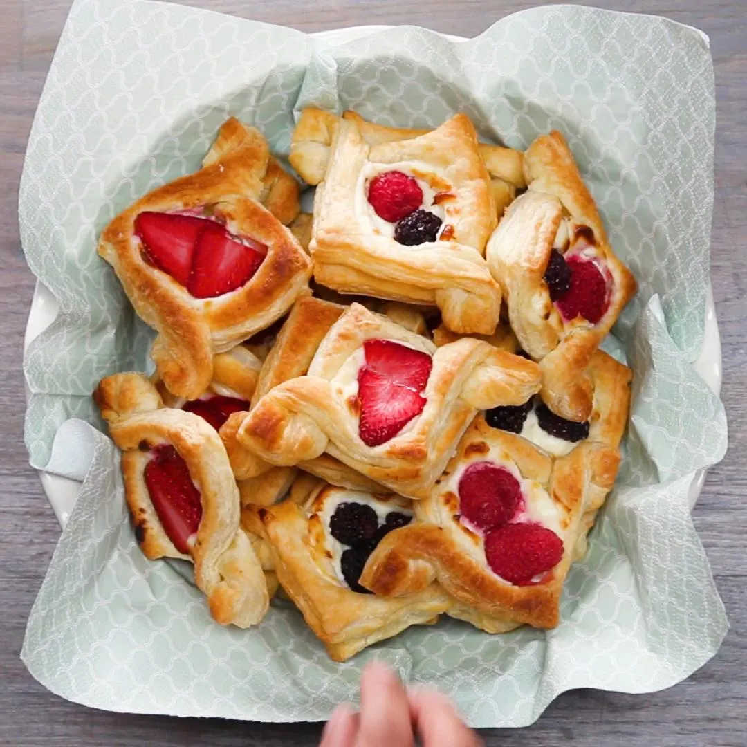 Easy Cream Cheese Fruit Squares