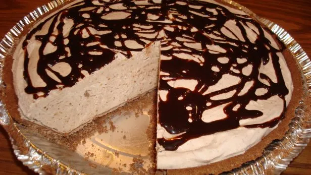 Easy Frozen Peanut Butter Chocolate Pie