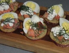 Easy Gourmet Smoked Salmon Appetizer Bites