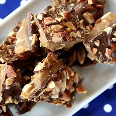 Easy Homemade Almond Roca