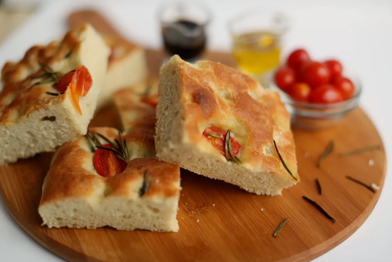 Easy Homemade Italian Tomato Focaccia Bread Recipe