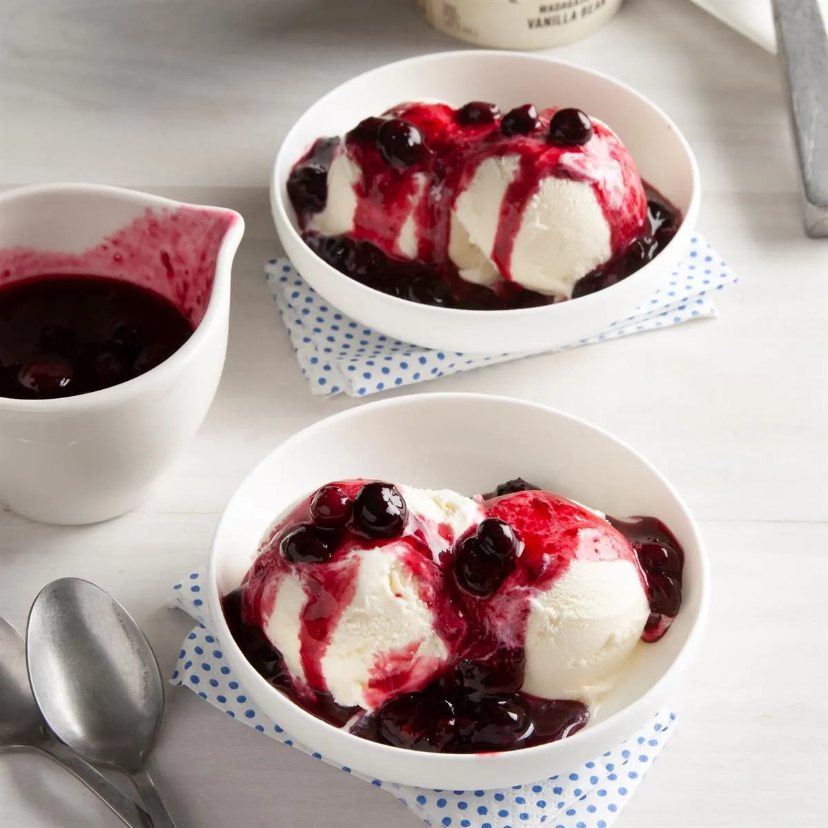 Easy Homemade Thick and Luscious Blueberry Sauce Recipe