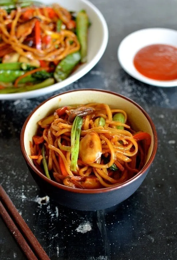 Easy Homemade Vegetable Lo Mein: A Quick & Healthy Stir-Fry Noodle Dish