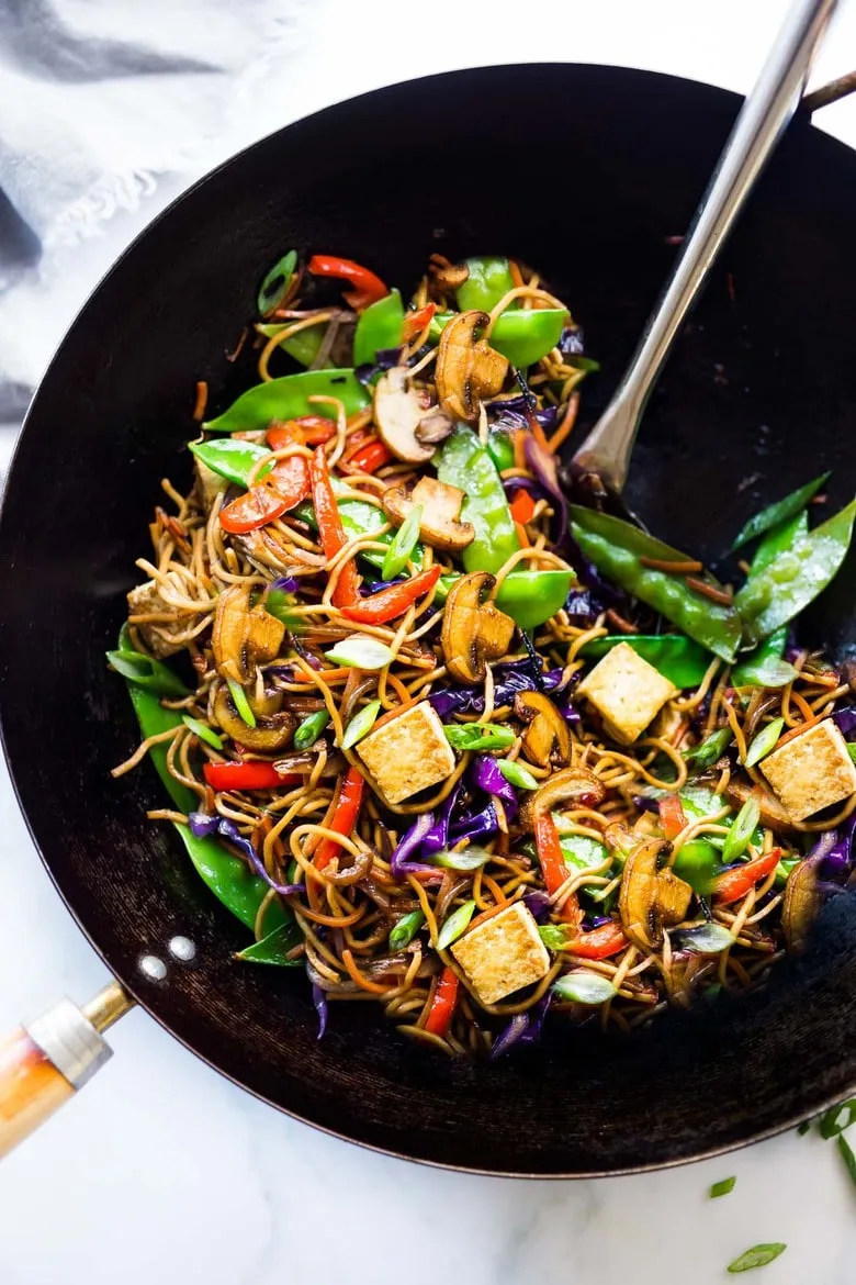 Easy Homemade Vegetable Lo Mein: A Quick & Healthy Stir-Fry Noodle Dish