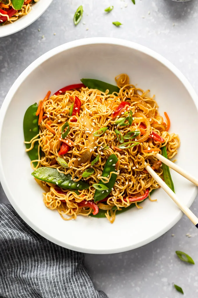 Easy Homemade Vegetable Lo Mein: A Quick & Healthy Stir-Fry Noodle Dish