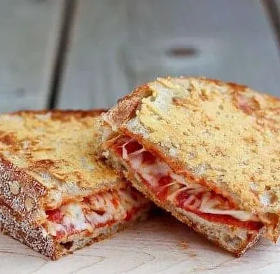 Easy Pepperoni Grill Cheese Sandwiches