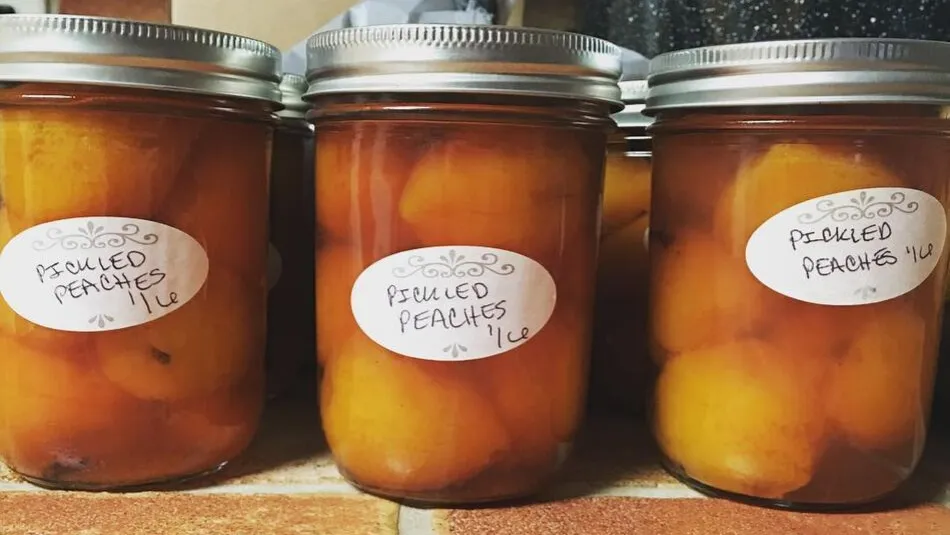 Easy Pickled Peaches