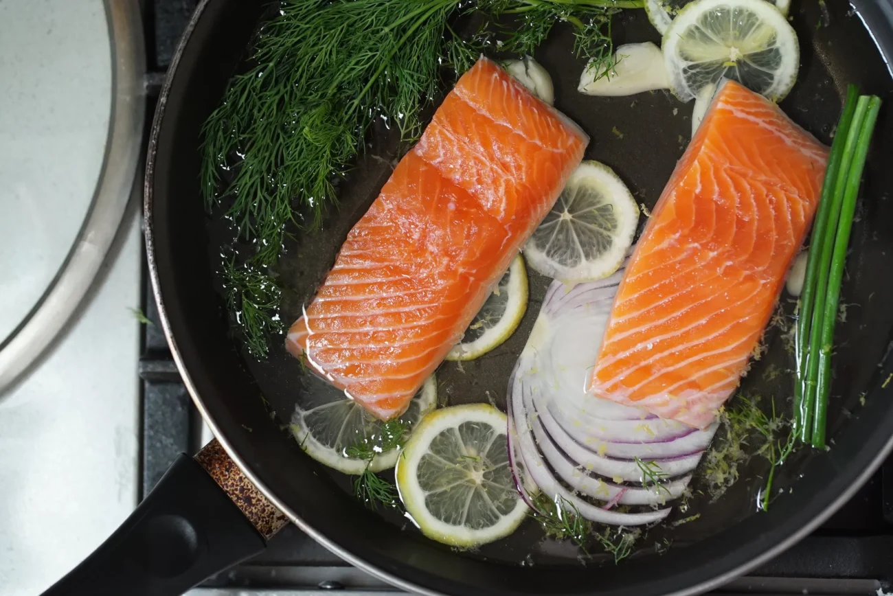 Easy Poached Salmon With Dill