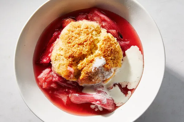 Easy Rhubarb Cobbler