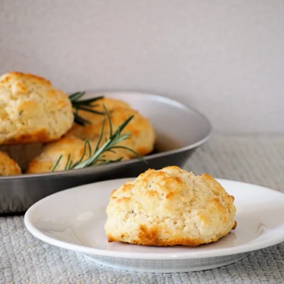 Easy Rosemary Garlic Parmesan Biscuits