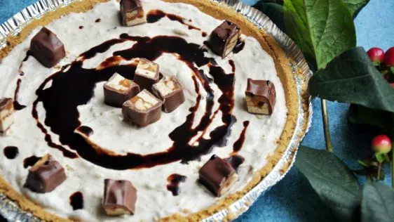 Easy Snickers Bar Pie