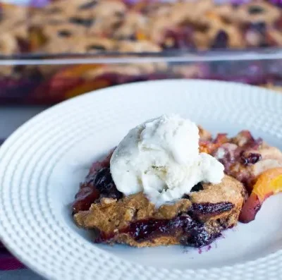 Easy Summer Peach Cobbler Delight