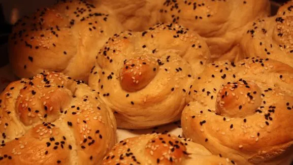 Easy-to-Make Artisan Kaiser Rolls at Home