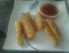 Egg Roll Mozzarella Sticks