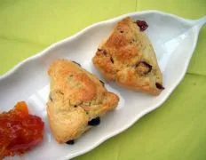 Eggless Tender Flaky Scones