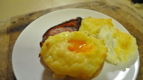 Eggs Baked In Potatoes