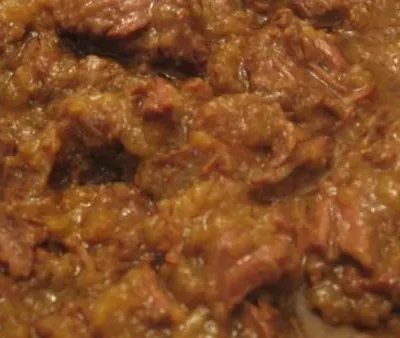 Egyptian Lahma Bil Basal Beef In Rich Onion