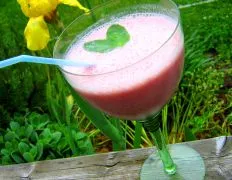 Elegant Strawberry Cocktail For Grown-Ups