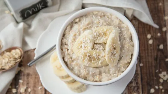 Exotic Tropical Oatmeal Delight: A Healthy Breakfast Adventure