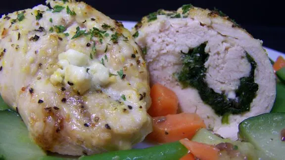 Feta-Stuffed Chicken Breasts with Spinach: A Flavorful Dinner Idea