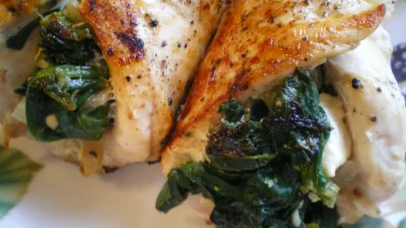 Feta-Stuffed Chicken with Spinach: A Flavorful Recipe