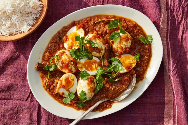 Fiery Tomato and Egg Curry Delight