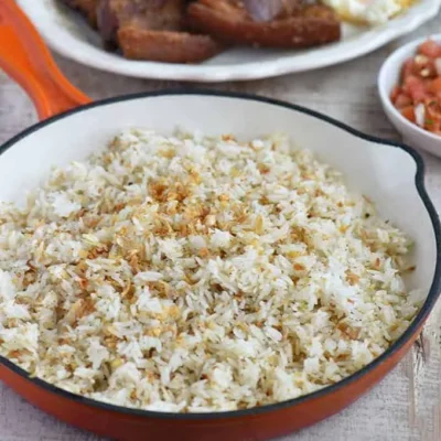 Filipino Garlic Fried Rice Sinangag