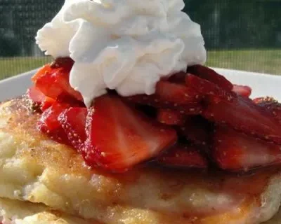 Fluffy Strawberry Ricotta Pancakes Recipe