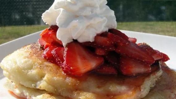 Fluffy Strawberry Ricotta Pancakes Recipe