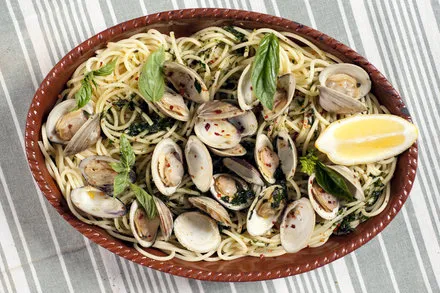 Fresh Basil-Infused Steamed Clams Recipe