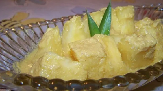 Fresh Pineapple With Rum Sauce