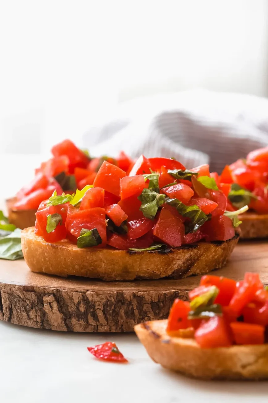 Fresh Roma Tomato, Basil & Oregano