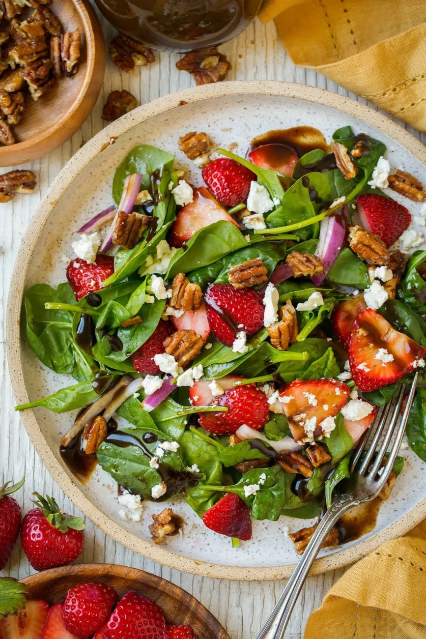 Fresh Strawberry Spinach Salad: A Vibrant, Nutritious Side Dish